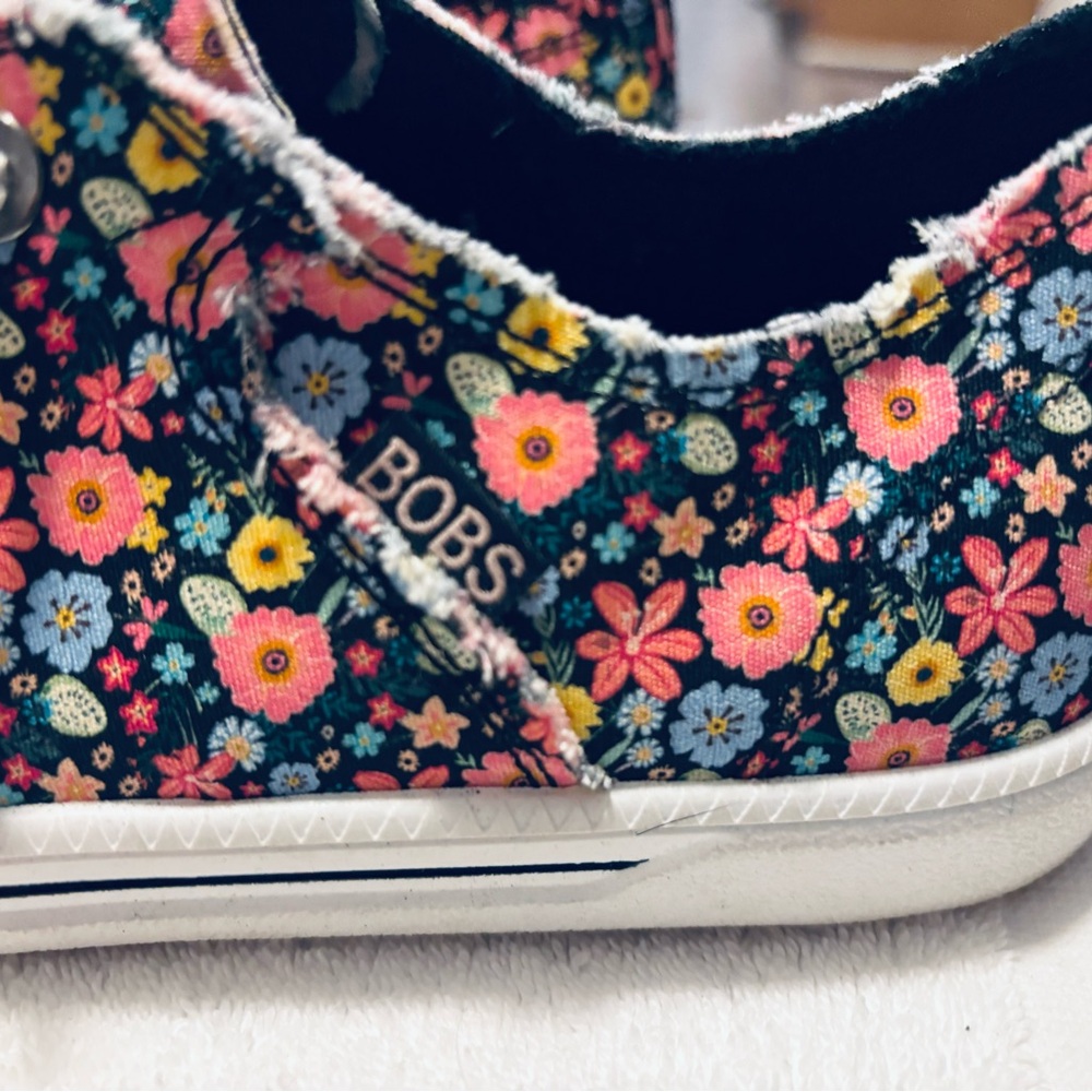 Almost Brand New Floral BOBS / SKETCHERS slip In Sneakers - Size 10 - Box 1A - Picture 4 of 6